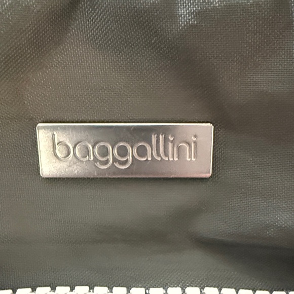 Baggallini Charcoal Crossbody Bag - Picture 2 of 9